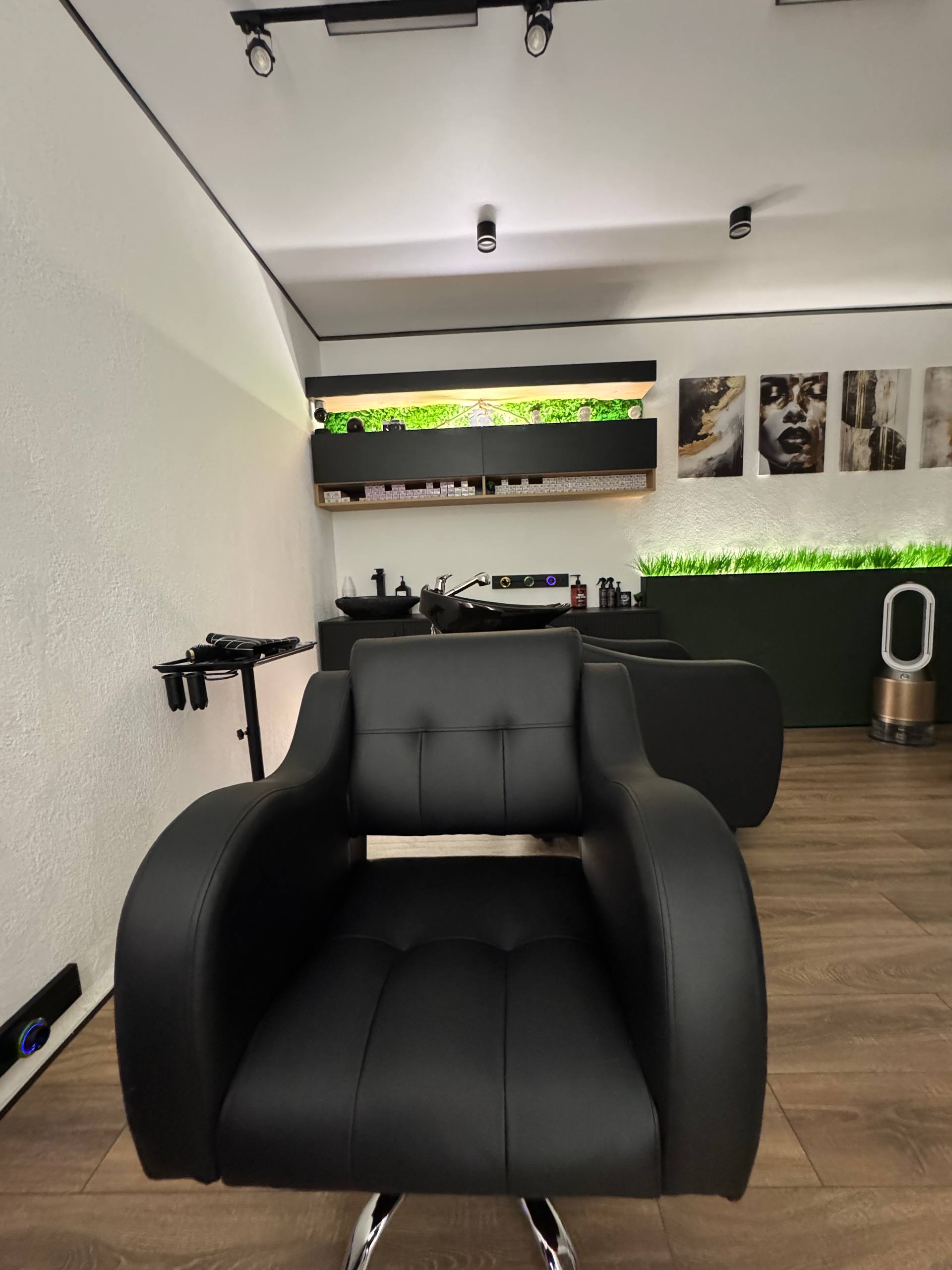 Интерьер салона Хижина красоты 3