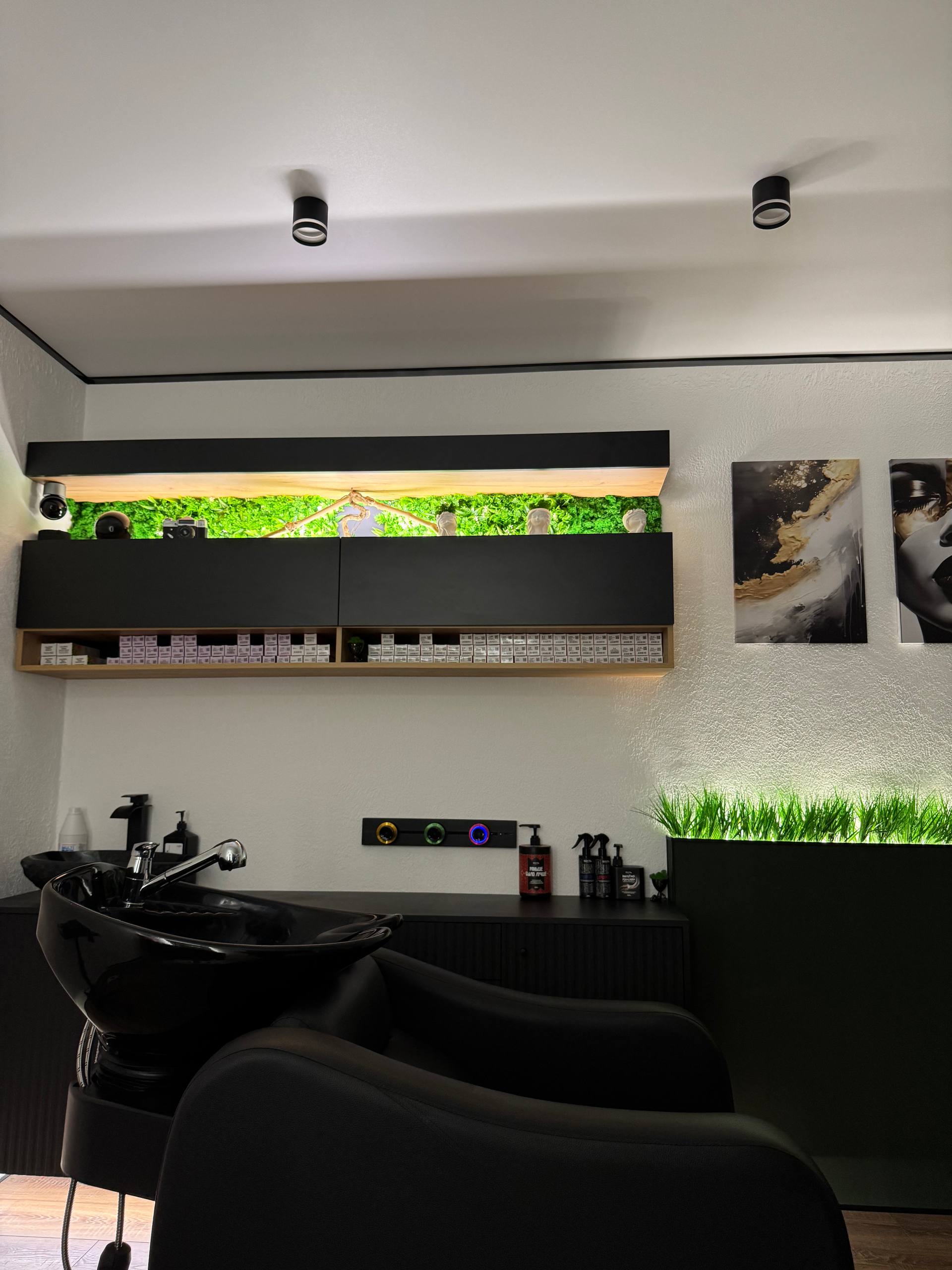 Интерьер салона Хижина красоты 5